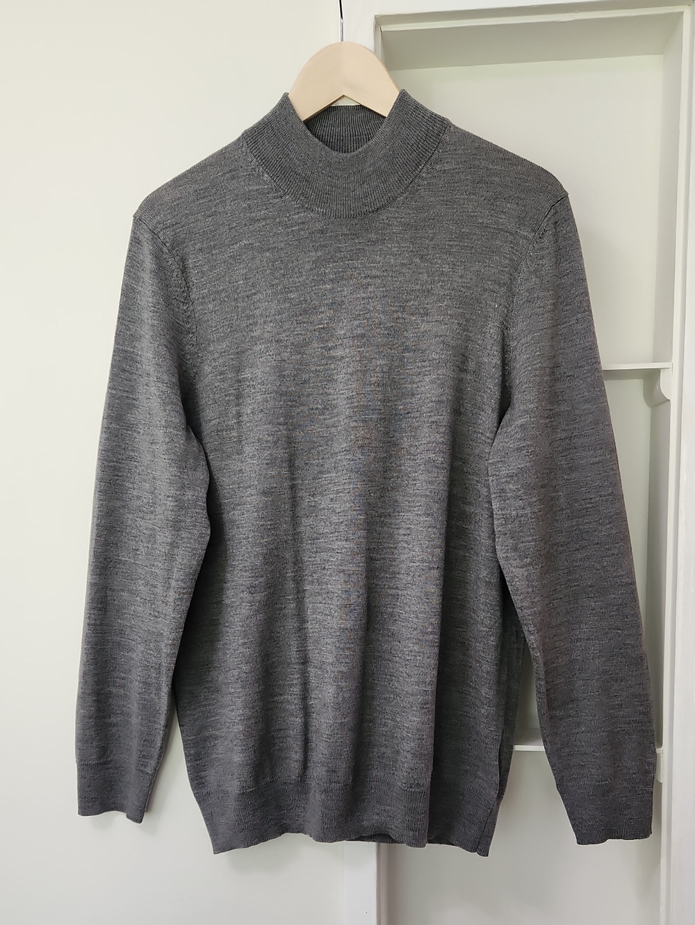Jos. A. Bank Traveler Merino Wool Mock Neck Knit Sweater Gray Mens Size M NWOT